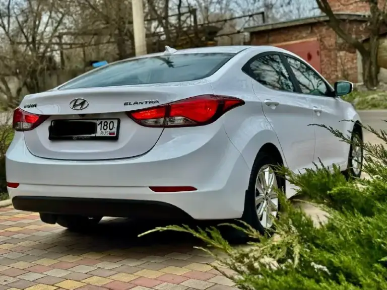 Продам hyundai elantra 2015 г 1.8 ат(148 с. Л. ) родной пробег 135 000 км автомобиль в отличном состоянии не битый не крашеный один хозяин самая максимальная комплектация климат контроль четыре стеклоподъемника электро зеркала подогрев сидений мультируль подогрев руля салон в отличном состоянии сигнализация с автозапуском два комплекта ключей сервисная книжки гараж хранение цена 1 350 000 руб. Телефон +7 949 50 999 58 whatsapp telegram привязаны - фотография - 7