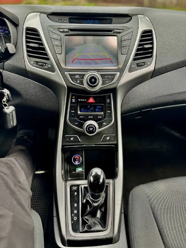 Продам hyundai elantra 2015 г 1.8 ат(148 с. Л. ) родной пробег 135 000 км автомобиль в отличном состоянии не битый не крашеный один хозяин самая максимальная комплектация климат контроль четыре стеклоподъемника электро зеркала подогрев сидений мультируль подогрев руля салон в отличном состоянии сигнализация с автозапуском два комплекта ключей сервисная книжки гараж хранение цена 1 350 000 руб. Телефон +7 949 50 999 58 whatsapp telegram привязаны - фотография - 9