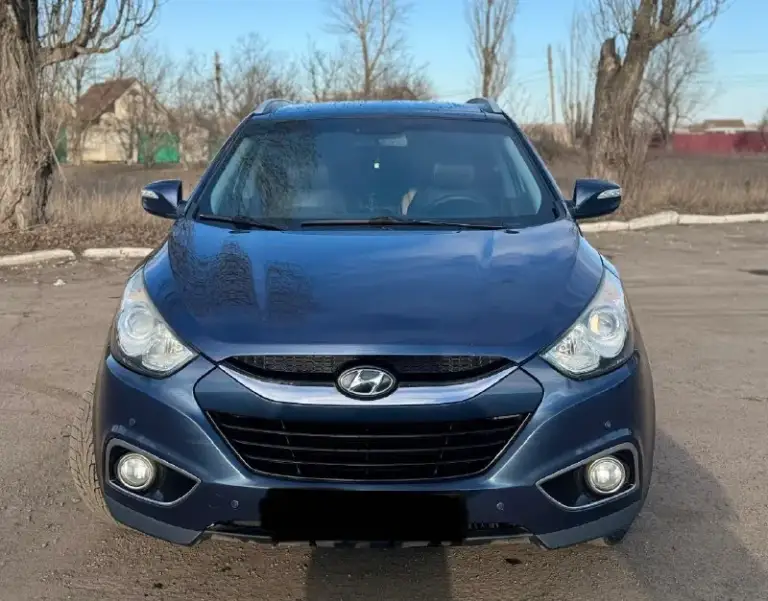 Продам автомобиль hyundai ix35 2011 год с панорамой в отличном состоянии. От собственника. Без задиров, катализатор удален. Работает идеально.
Техосмотр пройден ✅двигатель 2.0 бензин работает идеально, кпп автомат без нареканий. Авто проедет любые расстояния 👍 стекла все заводские. Кузов 💯% выглядит как на фото, без рыжиков и гнили. Самая максимальная комплектация 🔥
Полный привод. Климат контроль, подогрев сидений спереди и сзади, электроскладывание зеркал, 4эл. Стеклоподъемника, обогрев заднего стекла и зеркал, хорошая аудиосистема, мультируль, круиз контроль, abs, esp. Кожаный салон. Ходовая часть полностью обслужена, ничего не стучит и не гремит. Автомобиль абсолютно никаких вложений не требует, сел и поехал. Антрацит.
Обращаться по торг у капота.
💵Цена 1млн 145тыс руб !!!
+79590200956

📞 Звоните: +7(959)0200956 - фотография - 3