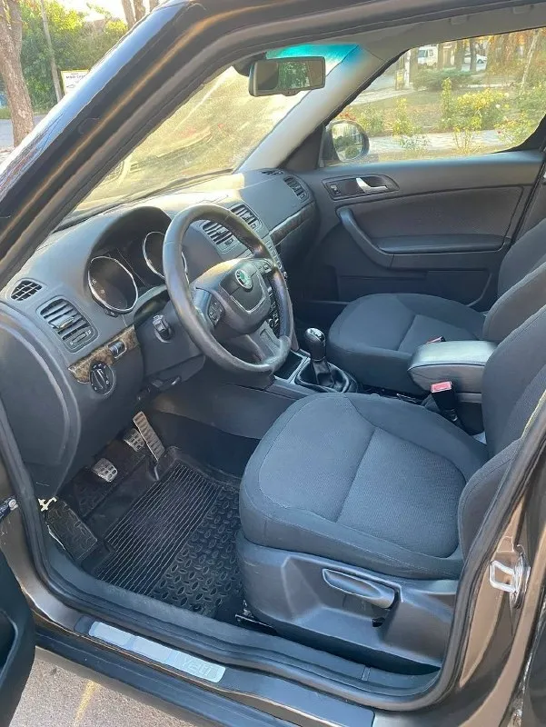 Skoda yeti 2012 год 🔥 260 тыс км, 1.2мт, 105л. С, бензин, передний привод характеристики: поколение 1 год выпуска: 2012 пробег: 260 тыс. Км кузов: внедорожник 5 дверей цвет: коричневый двигатель: 1.2л/105л. С/бензин кпп: механическая привод: передний руль: левый состояние: хорошее владельцы: 3 и более птс: оригинал таможня: растаможен !обмен не интересует! Чешская сборка, оригинальный пробег, автомобиль обслужен и готов к дальнейшей эксплуатации. Все жидкости и фильтра поменяны. Двигатель и коробка без нареканий. Высокий клиренс. Богатая комплектация: круиз-контроль, климат-контроль, подогрев сидений, передние и задние электростеклоподьемники, мульти-руль, аудиосистема bolero. Вместительная, надежная, резвая машина, салон трансформер. Два комплекта резины. Реальному покупателю торг возле авто цена: 800 тыс. Руб контакт: +79493700575 (сергей) город: харцызск
📞 Звоните: +7(949)3700575 - фотография - 6