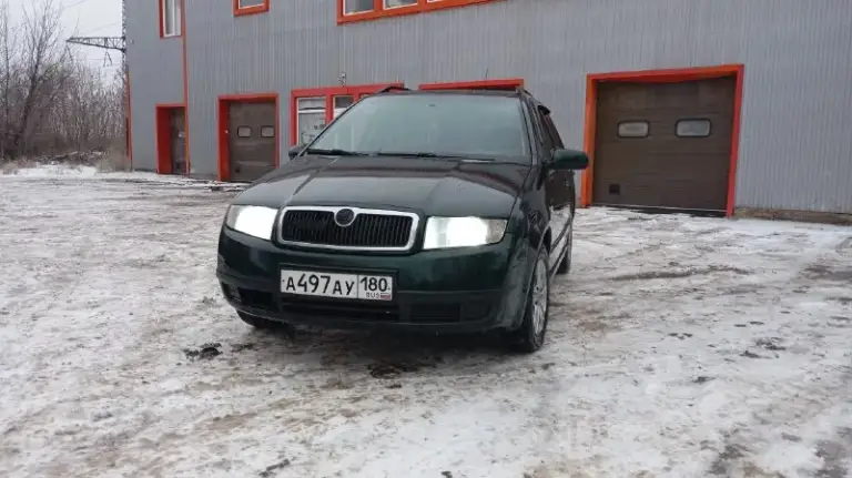 Skoda fabia 2004г. В хорошем состоянии. 1,4л. 225000т. Км. Едет бодро, не дымит.
По ходовой в порядке. Новый радиатор. Перебрана рулевая рейка. Кондицинер работает, новый испаритель. Генератор обслужен(bosh). Потолок перетянут. Андроид магнитола. Музыка новая. Двигатель работает ровно, тянет отлично. Коробка мягкая, не выбивает. Два комплекта резины. Два комплекта дисков (литье и железо). Два ключа. Чистая, опрятная. В машине не курили. Причина продажи-покупка нового автомобиля. Документы на меня. Оформление в мрэо без проблем.
470000.Торг у капота. +79497260781 +79498618265
📞 Звоните: +7(949)7260781 - фотография - 1