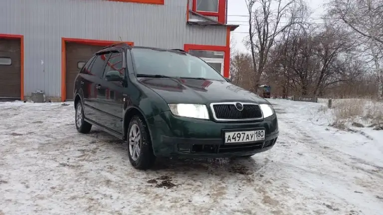 Skoda fabia 2004г. В хорошем состоянии. 1,4л. 225000т. Км. Едет бодро, не дымит.
По ходовой в порядке. Новый радиатор. Перебрана рулевая рейка. Кондицинер работает, новый испаритель. Генератор обслужен(bosh). Потолок перетянут. Андроид магнитола. Музыка новая. Двигатель работает ровно, тянет отлично. Коробка мягкая, не выбивает. Два комплекта резины. Два комплекта дисков (литье и железо). Два ключа. Чистая, опрятная. В машине не курили. Причина продажи-покупка нового автомобиля. Документы на меня. Оформление в мрэо без проблем.
470000.Торг у капота. +79497260781 +79498618265
📞 Звоните: +7(949)7260781 - фотография - 2