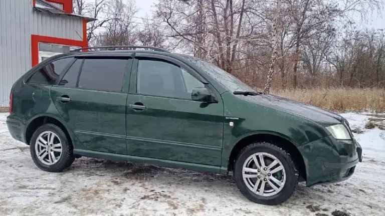 Skoda fabia 2004г. В хорошем состоянии. 1,4л. 225000т. Км. Едет бодро, не дымит.
По ходовой в порядке. Новый радиатор. Перебрана рулевая рейка. Кондицинер работает, новый испаритель. Генератор обслужен(bosh). Потолок перетянут. Андроид магнитола. Музыка новая. Двигатель работает ровно, тянет отлично. Коробка мягкая, не выбивает. Два комплекта резины. Два комплекта дисков (литье и железо). Два ключа. Чистая, опрятная. В машине не курили. Причина продажи-покупка нового автомобиля. Документы на меня. Оформление в мрэо без проблем.
470000.Торг у капота. +79497260781 +79498618265
📞 Звоните: +7(949)7260781 - фотография - 3