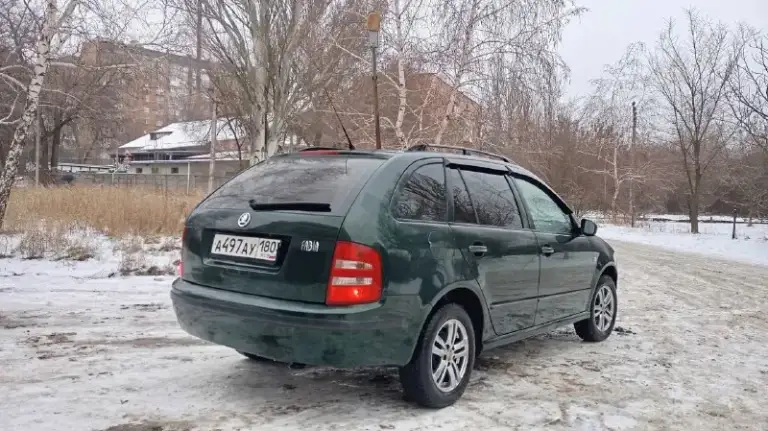 Skoda fabia 2004г. В хорошем состоянии. 1,4л. 225000т. Км. Едет бодро, не дымит.
По ходовой в порядке. Новый радиатор. Перебрана рулевая рейка. Кондицинер работает, новый испаритель. Генератор обслужен(bosh). Потолок перетянут. Андроид магнитола. Музыка новая. Двигатель работает ровно, тянет отлично. Коробка мягкая, не выбивает. Два комплекта резины. Два комплекта дисков (литье и железо). Два ключа. Чистая, опрятная. В машине не курили. Причина продажи-покупка нового автомобиля. Документы на меня. Оформление в мрэо без проблем.
470000.Торг у капота. +79497260781 +79498618265
📞 Звоните: +7(949)7260781 - фотография - 4