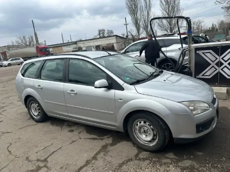 Ford focus 1.6 tdci универсал 2007

Продаю надёжный и обслуженный автомобиль. Владею 4 года, до меня машина была в семье знаю её полностью от и до.

Пробег: 305 000 км(двигатель миллионник) и пробег оригинальный, любые проверки!

Двигатель: 1.6 дизель

Техническое состояние:
• Двигатель работает ровно, масло не ест
• Турбина в хорошем состоянии
• Ходовая без нареканий
• Недавно заменён грм
• Масло менялось каждые 7 000 км
• Под капотом ставил всегда качественные запчасти (bosch)

Кузов и салон:
• Кузов в хорошем состоянии, днище целое
• Есть небольшая вмятинка на заднем крыле (могу прислать фото, вы бы даже не заметили )
• Салон ухоженный, всё время был в чехлах -под ними как новый

Дополнительно:
• Машина полностью на ходу, работает стабильно

Нюансы:
• Есть ошибка по экологии (p2858)
На сто сказали - сбой программы, не критично цена вопроса 10 тыс руб
На езду не влияет, при необходимости могу устранить

Если нужны фотки мелких косячков могу прислать фото

Цена: 550 торг

+79494859594 - фотография - 6