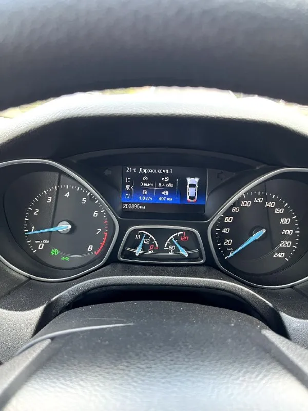 Продаётся ford focus 3 1.6л, 105л. С. 2012 года, 203000км пробег в хорошем состоянии. Делать ничего не нужно, по ходовке, по салону в отличном состоянии, кузов без гнили и рыжиков. Масло меняю каждые 5000км, стоят biled линзы в фарах и led линзы в птф. Стоит шустрая android магнитола 6/128, также установлена приборная панель с большим цветным экраном. Также в авто имеется зимний пакет-обогрев лобового стекла, форсунок омывателя, зеркал заднего вида и обогрев передних сидений. Зашумленны 4 двери и поменяны штатные динамики. Все кнопки работают, печка греет, кондиционер холодит. За машину уверен, не подводила никогда, готов на любые проверки. Все вопросы по ☎️ +79493133991. Цена 780 т. Р, торг реальному покупателю у капота, макеевка.
📞 Звоните: +7(949)3133991 - фотография - 6