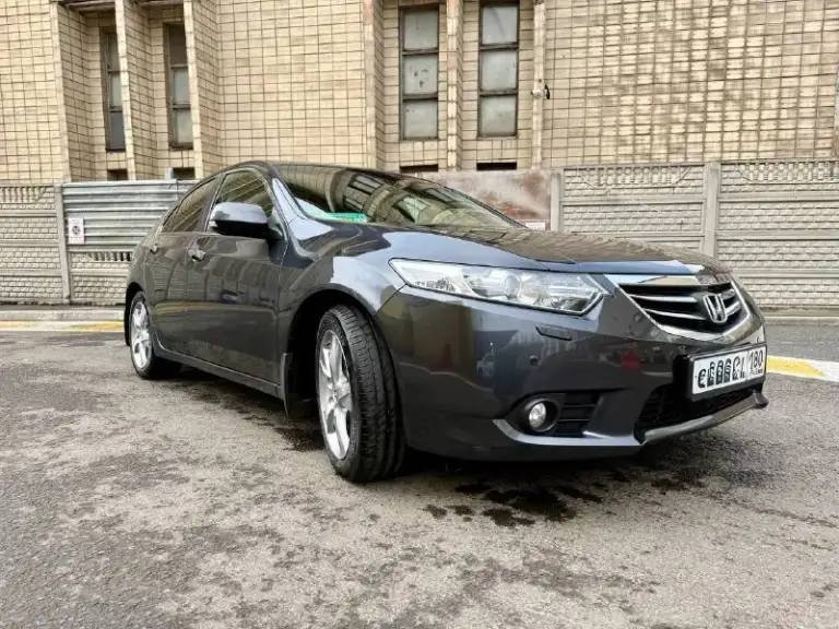 Honda accord executive 2,4 at
2011 Год, пробег 114 тыс.
Коробка: автомат
201 Л. С. , передний привод
Сборка япония
Европейка, куплена в г. Донецке в 2011г. С салона honda
Первый и единственный собственник

Учет на 180 регионе (днр)
Осмотр г. Донецк
+79494245201

Цена:
1600000 Руб

Продаю свой автомобиль honda accord executive в
Максимальной комплектации с допами! Я первый хозяин!
Максимальная комплектация.
Автомобиль куплен в автосалоне г. Донецка в 2011 году.
Пробег оригинальный, за машиной ухаживал (это же аккорд).
Замена масла каждые 7000 тысяч, двигатель без нареканий, ходовая и рейка в идеале, доустановлен гу teyes, камера заднего вида,
Память сидений, кожа, люк, и много всего, даже
Адаптивный ксенон.
Все стекла оригинальные!
Да и все в машине оригинальное! Ничего не колхозилось. Без дтп.
Все в родной краске. Продаю в хорошие руки связи с покупкой
Нового авто, никуда не спешу, не продам не расстроюсь буду сам ездить. Перекупщикам просьба не
Беспокоить потратите свое и мое время, а за дешево не
Отдам. Обмен не интересует. Обоснованный торг
Хорошему покупателю уместен. Последний самурай европы для ценящих и понимающих людей ! - фотография - 1