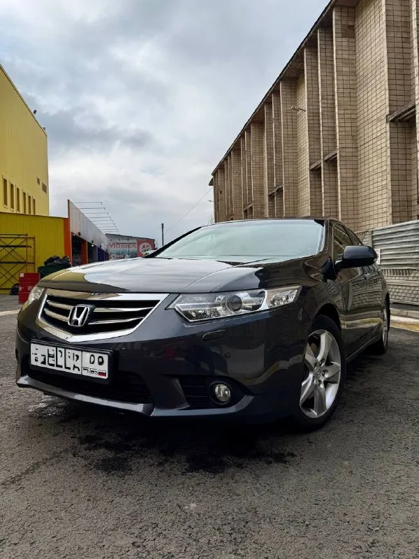 Honda accord executive 2,4 at
2011 Год, пробег 114 тыс.
Коробка: автомат
201 Л. С. , передний привод
Сборка япония
Европейка, куплена в г. Донецке в 2011г. С салона honda
Первый и единственный собственник

Учет на 180 регионе (днр)
Осмотр г. Донецк
+79494245201

Цена:
1600000 Руб

Продаю свой автомобиль honda accord executive в
Максимальной комплектации с допами! Я первый хозяин!
Максимальная комплектация.
Автомобиль куплен в автосалоне г. Донецка в 2011 году.
Пробег оригинальный, за машиной ухаживал (это же аккорд).
Замена масла каждые 7000 тысяч, двигатель без нареканий, ходовая и рейка в идеале, доустановлен гу teyes, камера заднего вида,
Память сидений, кожа, люк, и много всего, даже
Адаптивный ксенон.
Все стекла оригинальные!
Да и все в машине оригинальное! Ничего не колхозилось. Без дтп.
Все в родной краске. Продаю в хорошие руки связи с покупкой
Нового авто, никуда не спешу, не продам не расстроюсь буду сам ездить. Перекупщикам просьба не
Беспокоить потратите свое и мое время, а за дешево не
Отдам. Обмен не интересует. Обоснованный торг
Хорошему покупателю уместен. Последний самурай европы для ценящих и понимающих людей ! - фотография - 2