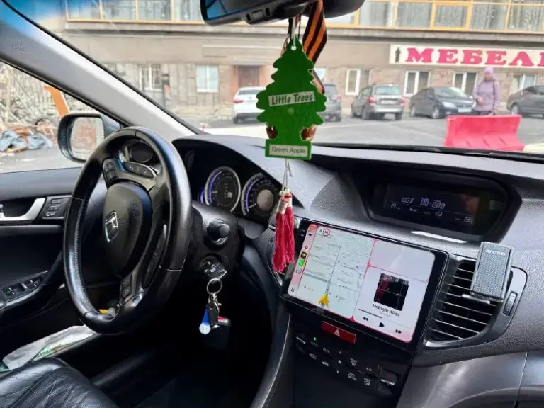 Honda accord executive 2,4 at
2011 Год, пробег 114 тыс.
Коробка: автомат
201 Л. С. , передний привод
Сборка япония
Европейка, куплена в г. Донецке в 2011г. С салона honda
Первый и единственный собственник

Учет на 180 регионе (днр)
Осмотр г. Донецк
+79494245201

Цена:
1600000 Руб

Продаю свой автомобиль honda accord executive в
Максимальной комплектации с допами! Я первый хозяин!
Максимальная комплектация.
Автомобиль куплен в автосалоне г. Донецка в 2011 году.
Пробег оригинальный, за машиной ухаживал (это же аккорд).
Замена масла каждые 7000 тысяч, двигатель без нареканий, ходовая и рейка в идеале, доустановлен гу teyes, камера заднего вида,
Память сидений, кожа, люк, и много всего, даже
Адаптивный ксенон.
Все стекла оригинальные!
Да и все в машине оригинальное! Ничего не колхозилось. Без дтп.
Все в родной краске. Продаю в хорошие руки связи с покупкой
Нового авто, никуда не спешу, не продам не расстроюсь буду сам ездить. Перекупщикам просьба не
Беспокоить потратите свое и мое время, а за дешево не
Отдам. Обмен не интересует. Обоснованный торг
Хорошему покупателю уместен. Последний самурай европы для ценящих и понимающих людей ! - фотография - 4