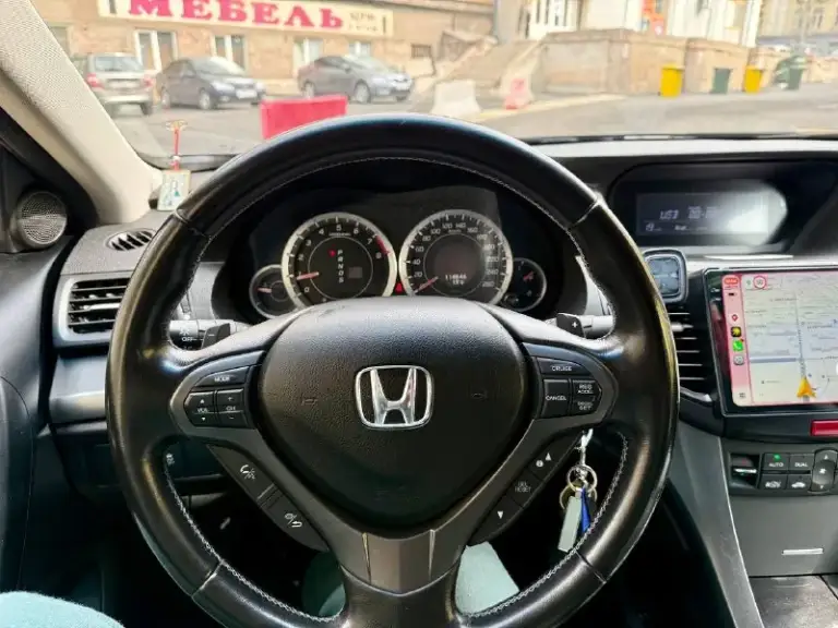 Honda accord executive 2,4 at
2011 Год, пробег 114 тыс.
Коробка: автомат
201 Л. С. , передний привод
Сборка япония
Европейка, куплена в г. Донецке в 2011г. С салона honda
Первый и единственный собственник

Учет на 180 регионе (днр)
Осмотр г. Донецк
+79494245201

Цена:
1600000 Руб

Продаю свой автомобиль honda accord executive в
Максимальной комплектации с допами! Я первый хозяин!
Максимальная комплектация.
Автомобиль куплен в автосалоне г. Донецка в 2011 году.
Пробег оригинальный, за машиной ухаживал (это же аккорд).
Замена масла каждые 7000 тысяч, двигатель без нареканий, ходовая и рейка в идеале, доустановлен гу teyes, камера заднего вида,
Память сидений, кожа, люк, и много всего, даже
Адаптивный ксенон.
Все стекла оригинальные!
Да и все в машине оригинальное! Ничего не колхозилось. Без дтп.
Все в родной краске. Продаю в хорошие руки связи с покупкой
Нового авто, никуда не спешу, не продам не расстроюсь буду сам ездить. Перекупщикам просьба не
Беспокоить потратите свое и мое время, а за дешево не
Отдам. Обмен не интересует. Обоснованный торг
Хорошему покупателю уместен. Последний самурай европы для ценящих и понимающих людей ! - фотография - 6