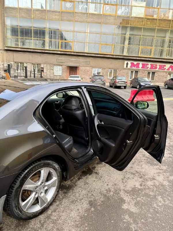 Honda accord executive 2,4 at
2011 Год, пробег 114 тыс.
Коробка: автомат
201 Л. С. , передний привод
Сборка япония
Европейка, куплена в г. Донецке в 2011г. С салона honda
Первый и единственный собственник

Учет на 180 регионе (днр)
Осмотр г. Донецк
+79494245201

Цена:
1600000 Руб

Продаю свой автомобиль honda accord executive в
Максимальной комплектации с допами! Я первый хозяин!
Максимальная комплектация.
Автомобиль куплен в автосалоне г. Донецка в 2011 году.
Пробег оригинальный, за машиной ухаживал (это же аккорд).
Замена масла каждые 7000 тысяч, двигатель без нареканий, ходовая и рейка в идеале, доустановлен гу teyes, камера заднего вида,
Память сидений, кожа, люк, и много всего, даже
Адаптивный ксенон.
Все стекла оригинальные!
Да и все в машине оригинальное! Ничего не колхозилось. Без дтп.
Все в родной краске. Продаю в хорошие руки связи с покупкой
Нового авто, никуда не спешу, не продам не расстроюсь буду сам ездить. Перекупщикам просьба не
Беспокоить потратите свое и мое время, а за дешево не
Отдам. Обмен не интересует. Обоснованный торг
Хорошему покупателю уместен. Последний самурай европы для ценящих и понимающих людей ! - фотография - 7