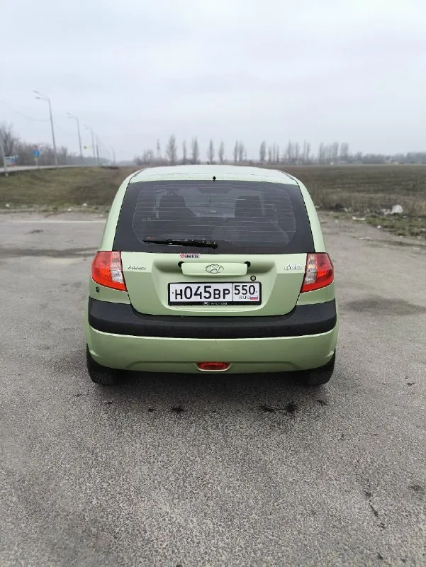 🚗Продам. Hyundai getz. Hyundai гетз. +79493382296 (tg, whatsapp, max) г. Горловка г. Енакиево возможен пригон в другой город по договорённости. Есть действующая диагностическая карта. Проходить то не нужно, можно сразу ставить на учёт. Цена: 575.000 руб. Торг. - 2007 год - двигатель: 1.4 л. - 97 л. С. - коробка: автомат aisin (не робот) - родной пробег: 170.000 км - сборка корея - все стекла родные, лобовое без трещин. - 2 ключа - кондиционер (работает) - усилитель руля - подогрев передних сидений - 4 эл. Стекла и эл. Зеркала с обогревом - abs, airbag - сигнализация - 2 комплекта резины на литых дисках r15 - регулировка руля - хорошие led лампы машина в хорошем состоянии, не гнилая и не ржавая, пороги и дно без гнили и дыр, кромки дверей, капота, багажника целые. Двигатель работает хорошо, не дымит, масло не ест, тянет хорошо, залито свежее масло. Коробка передач работает без нареканий, без толчков и прочего. Ходовая часть вложений не требует, не тарахтит и не брынчит, о
📞 Звоните: +7(949)3382296 - фотография - 1