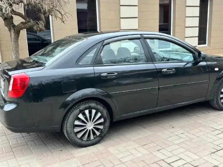 Здравствуйте 🤝 срочно 🚨 продам chevrolet latte год выпуска 2012 комплектация: кондиционер подогрев сидений датчики дождя датчики света регулировка зеркал качественная заводская аудио система учет 🇷🇺 документы в полном порядке 1 хозяин с автосалона описание: автомобиль в прекрасном состояние вложений не каких не требует сел и в любой рейс уехал, кузов не бит не крашен ✅ без рыжиков. Даже нет намека ! Гнили нет ! Дно пороги не варенные всё целое гнили по машине абсолютно нет двигатель 1.6 работает отлично не дымит не троит масло не ест коробка передач не хрустит не выбивает ходовая часть на 5+ едит не слышно ! Салон опрятный не прокуренный эксплуатация бережная все остальные вопросы по телефону 📲 цена автомобиля 555000 тысяч рублей реальному покупателю торг у капота ! Номер для связи +7949-481-83-98 телеграмм +7949-442-59-17 звонить в любое время ! 📲 tg: светлана кожух 📞 звоните: +7(949)4818398
📞 Звоните: +7(949)4818398 - фотография - 3