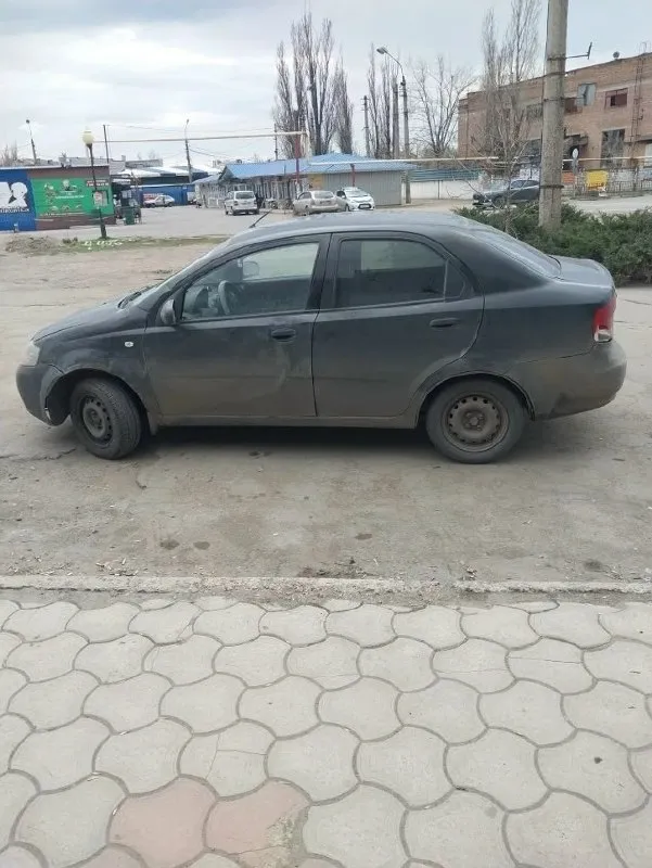 Продам chevrolet авео т 200, 2006 г, мотор 1.5. Автомобиль на ходу, используется каждый день, масло не жрëт, скоростя на месте, кузов на фото. Владею этим чудо авто 3 года, за это время поменял : рулевая колонка, шаровые, наконечники, саленблоки, глушитель и т. Д. .. Всего не вспомнить. Резина лето с хорошим остатком, печка греет, кондиционер❄💨 работает но лучше дозаправить, свет, поворот, стоп всë горит и мигает, есть сигнализация. За шевролëт хочу всего 140.000 т. Рублей, не более и не менее, с переоформлением, всё интересующие вопросы по телефону +79490386801
📞 Звоните: +7(949)0386801 - фотография - 2