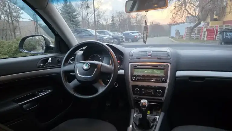 Цена: 720.000₽ 🔥🔥🔥срочно
2011Г.
Skoda octavia a5 рестайлинг
1 Владелец/птс оригинал
Пробег 138,000км
Не гнилая / не ржавая!
По кузову два окраса
1,8Т тянет отлично
Коробка механика 6ступка
Авто каждый день на ходу, машина местная не пригон, полный эл. Пакет, с переоформление и диагностической картой помогу.
Город: донецк
+79493171530 Или в тг

📞 Звоните: +7(949)3171530 - фотография - 9