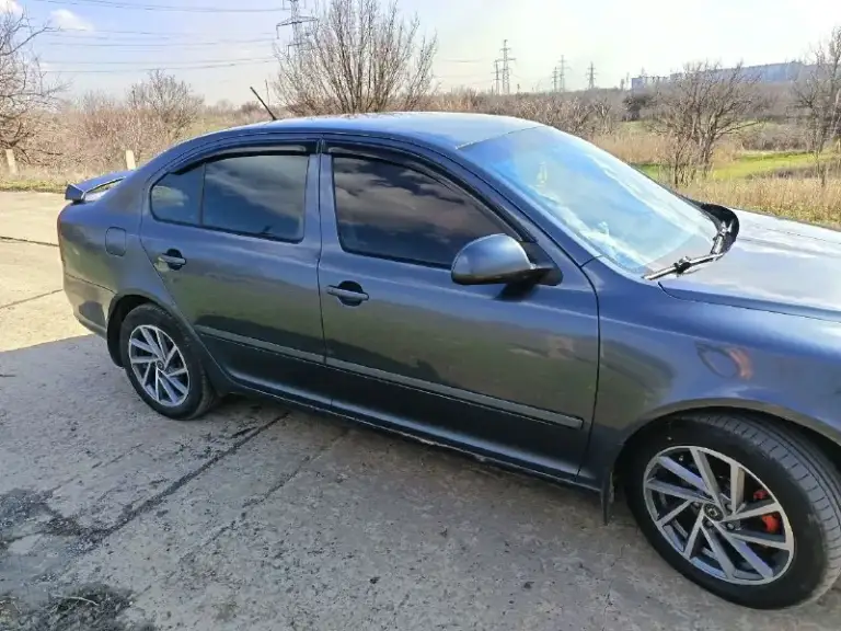 Продам шкода а5 1.8tsi 2011г. 260т. Пробега. По комплектации датчик дождя и света, круиз, подогрев сидений, кондиционер рабочий, двухдиновая магнитола с камерой заднего вида, новая летняя резина, полностью новая ходовая перед и зад, новые блины но есть небольшие недочеты по кузову расскажу по телефону
720Т. ₽ торг
+79493558647 - фотография - 3