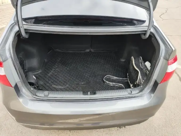 Автомобиль kia rio 2012 года, куплен в салоне, 1 владелец, гаражное хранение, состояние хорошее. Катаюсь редко, поэтому пробег не большой 82400 км. Коробка механика, объём двигателя 1.4 мт, в дтп не был, не бит, не крашен.
Донецк, ворошиловский район, +79493873463
Быстрым покупателям торг. 875 000₽. - фотография - 7