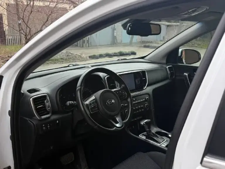 В продаже
Kia sportage
Год выпуска 2017
В шикарном цвете белый жемчуг
Кузов весь в заводском окрасе
Готов к любым проверкам
Мотор работает идеально
Без посторонних звуков
Ходовая часть вся обслужена
Все то проводились во время
Все масла все фильтра все заменено
Днище как новое
Салон ухожен
Два ключа
Два комплетка колёс
Автомобиль в идеальном состоянии
С родным пробегом 184 тсч
Все стёкла заводские
По электронной части все работает
Стоит хорошая музыка
Камера заднего вида
Цена за данный автомобиль

1 760 000
Небольшой торг
Номер телефона
+79495098886 - фотография - 7