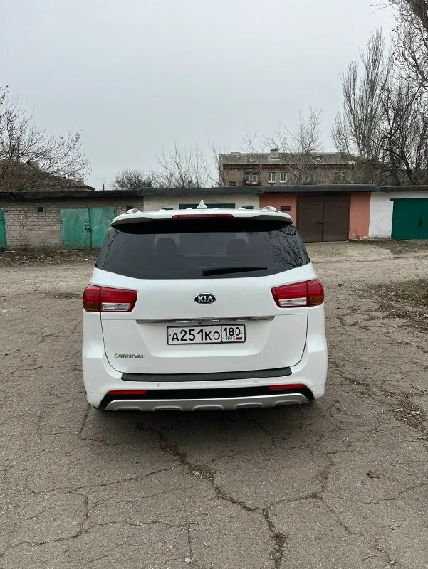 В связи с обновлением семейного парка в продаже kia carnival 2017 г. В. Это последние поколение с чугунным блоком и без adblue. Идеальный автомобиль для дальних поездок. По комплектации: - цвет – белый перламутр; - 2,2 дизель; - 6 акпп; - два люка; - датчики парковки (спереди/сзади) и датчики слепых зон; - 3-х зонный климат-контроль; - вентиляция и обогрев передних кресел; - подогрев второго ряда сидений; - вместимость 8+1 чел. (3 ряда капитанских кресел); - 2 сдвижных автоматических электро-двери (управляются из салона / с пульта / непосредственно ручкой); автомобиль не требует внимания: замена масла 2500км назад, ходовая часть без замечаний, за последние 40000 км 4 частичных замены масла акпп. Продажа от единственного собственника! Установлен хороший свет! Регистратор с двумя камерами. Летние шины в подарок! Обмен не интересен! На площадки ставить не буду. Любые проверки! 2 800 000 р +7949-487-61-31 +7988-536-77-09 александр
📞 Звоните: +7(949)4876131 - фотография - 1