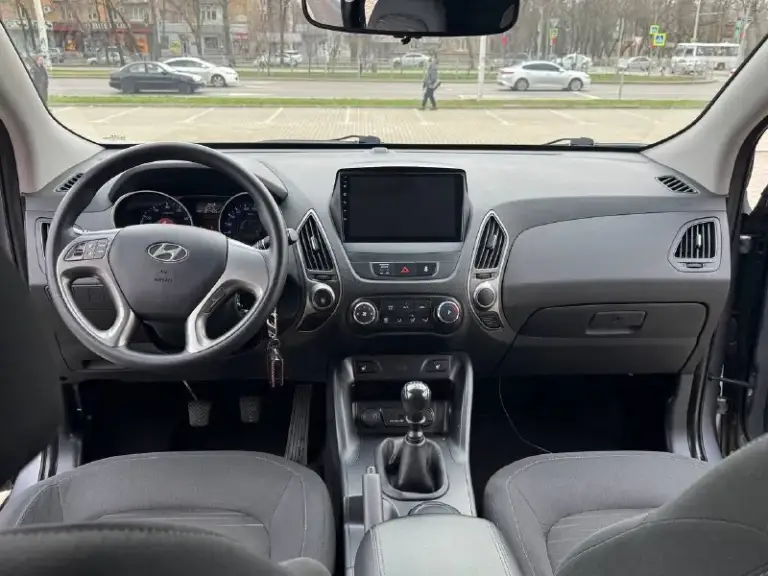 Hyundai ix35 эксклюзив
2014 Год выпуска
Двигатель 2.0 бензин
Коробка механика 6-ти ступка
Честный пробег 81 тыс. Км

Авто не нуждаеться не в каких либо вложениях
Состояние нового автомобиля,

В автомобиле есть все для комфорта
Кондиционер,
Круиз контроль,
Подогревы зеркал,
Подогревы сидений,
Многофункциональная магнитола
Bluetooth, usb, громкая связь,
Камера заднего вида,
Видеорегистратор перед, и зад,
И многое другое !

Г. Донецк
Цена 1.430 тыс. ₽
Звоните остальное по тел.
+79495210885 - фотография - 10