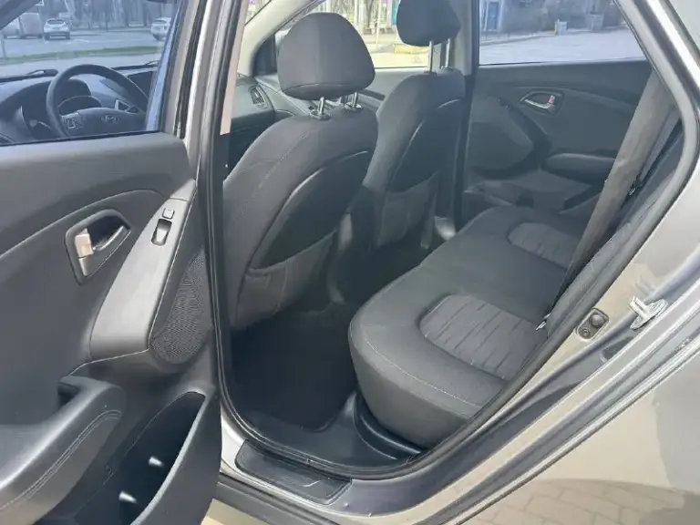Hyundai ix35 эксклюзив
2014 Год выпуска
Двигатель 2.0 бензин
Коробка механика 6-ти ступка
Честный пробег 81 тыс. Км

Авто не нуждаеться не в каких либо вложениях
Состояние нового автомобиля,

В автомобиле есть все для комфорта
Кондиционер,
Круиз контроль,
Подогревы зеркал,
Подогревы сидений,
Многофункциональная магнитола
Bluetooth, usb, громкая связь,
Камера заднего вида,
Видеорегистратор перед, и зад,
И многое другое !

Г. Донецк
Цена 1.430 тыс. ₽
Звоните остальное по тел.
+79495210885 - фотография - 9