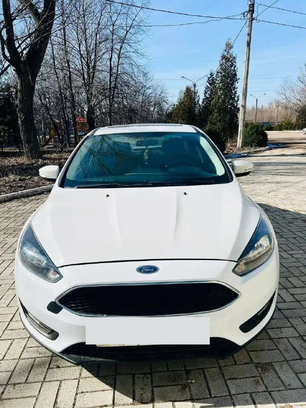 Ford focus 3 sel рестайлинг (чистая американка)
Макеевка
Год выпуска: 2018
Пробег: 54 000 км
Двигатель: бензин 2.0 (160 л. С. ) powershift
Комплектация sel (максимальная) — высокий уровень комфорта:
— Двухзонный климат-контроль
— Круиз-контроль
— Подогрев передних сидений
— Подогрев руля
— Подогрев зеркал и лобового стекла
— Обогрев форсунок стеклоомывателя
— Электрозеркала
— Электрический люк
— Камера заднего вида
— Задний парктроник
— Abs, esp
— Датчик дождя
— Настраиваемая подсветка салона
— Сенсорная мультимедиа с carplay
И многое другое.
Масло менялось каждые 6–7 тыс. Км, только своевременное обслуживание.
Гаражное хранение.
Два комплекта резины. В машину вложено очень много внимания и заботы. Делалось всё для себя — никаких «перед продажей». Всё обслужено, всё поменяно, новые пороги, кузов и салон в идеальном состоянии. Машина едет мягко, руль лёгкий, ход плавный — комфорт действительно на высоком уровне.
Документы полностью в порядке. Полное переоформление.
Цена: 1 270 000 руб
+79490763615 - фотография - 1