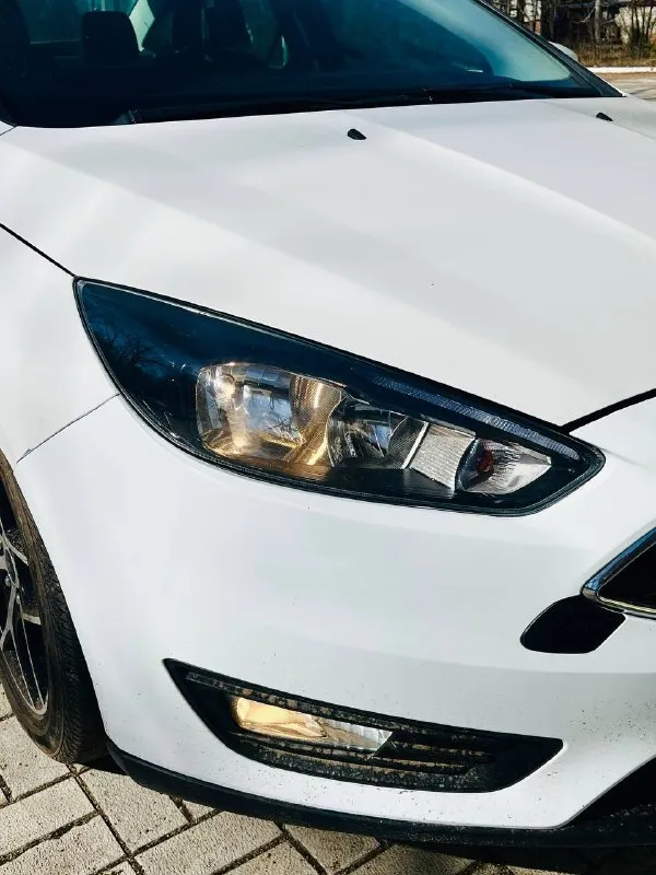 Ford focus 3 sel рестайлинг (чистая американка)
Макеевка
Год выпуска: 2018
Пробег: 54 000 км
Двигатель: бензин 2.0 (160 л. С. ) powershift
Комплектация sel (максимальная) — высокий уровень комфорта:
— Двухзонный климат-контроль
— Круиз-контроль
— Подогрев передних сидений
— Подогрев руля
— Подогрев зеркал и лобового стекла
— Обогрев форсунок стеклоомывателя
— Электрозеркала
— Электрический люк
— Камера заднего вида
— Задний парктроник
— Abs, esp
— Датчик дождя
— Настраиваемая подсветка салона
— Сенсорная мультимедиа с carplay
И многое другое.
Масло менялось каждые 6–7 тыс. Км, только своевременное обслуживание.
Гаражное хранение.
Два комплекта резины. В машину вложено очень много внимания и заботы. Делалось всё для себя — никаких «перед продажей». Всё обслужено, всё поменяно, новые пороги, кузов и салон в идеальном состоянии. Машина едет мягко, руль лёгкий, ход плавный — комфорт действительно на высоком уровне.
Документы полностью в порядке. Полное переоформление.
Цена: 1 270 000 руб
+79490763615 - фотография - 9