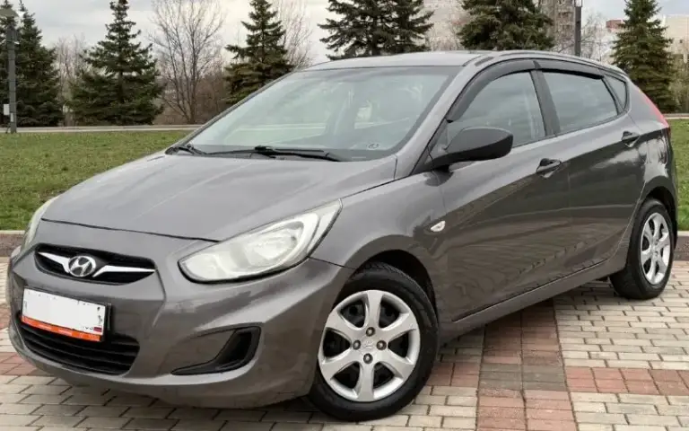Продам hyundai solaris
Год выпуска:2014
Родной пробег 145.000 тсч км
Объем двигателя: 1,6 123.лс
Кпп автомат
Отличная комплектация:
Климат-контроль,
Датчик света, abs, esp,
Подогрев сидений,
Мульти руль,
4.Эл стекла подъемника,
Электро зеркала,
Подушки безопасности,
Хорошая акустика,
Планшет андроид,
Камера заднего вида, парктроник,
Сигнализация,
Кузов в идеальном состоянии, без дтп!, 2 хозяина за всё время эксплуатации.
Рыжиков вздутия и прочего
Нет от слова совсем!
Техническии авто вложений не требует.
Своевременное сезонное обслуживание, заправка и замена фильтров.
Автомобиль без вложения!!
По запросу скину видео обзор.
По документам полный порядок.
Цена 800.000.р возможен торг реальному покупателю!
Номер телефона
+7949-693-58-50
Г. Донецк
📲 Tg: @leva_pury_777
📞 Звоните: +7(949)6935850 - фотография - 2