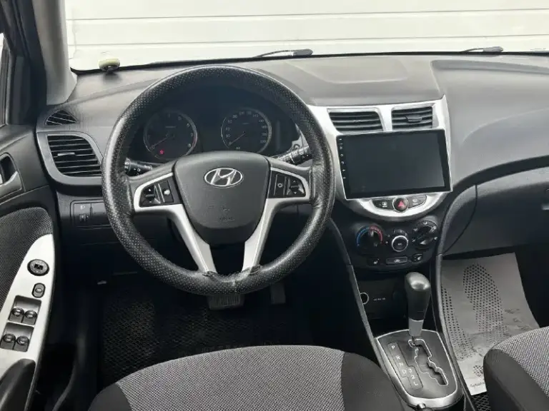 Продам hyundai solaris
Год выпуска:2014
Родной пробег 145.000 тсч км
Объем двигателя: 1,6 123.лс
Кпп автомат
Отличная комплектация:
Климат-контроль,
Датчик света, abs, esp,
Подогрев сидений,
Мульти руль,
4.Эл стекла подъемника,
Электро зеркала,
Подушки безопасности,
Хорошая акустика,
Планшет андроид,
Камера заднего вида, парктроник,
Сигнализация,
Кузов в идеальном состоянии, без дтп!, 2 хозяина за всё время эксплуатации.
Рыжиков вздутия и прочего
Нет от слова совсем!
Техническии авто вложений не требует.
Своевременное сезонное обслуживание, заправка и замена фильтров.
Автомобиль без вложения!!
По запросу скину видео обзор.
По документам полный порядок.
Цена 800.000.р возможен торг реальному покупателю!
Номер телефона
+7949-693-58-50
Г. Донецк
📲 Tg: @leva_pury_777
📞 Звоните: +7(949)6935850 - фотография - 8