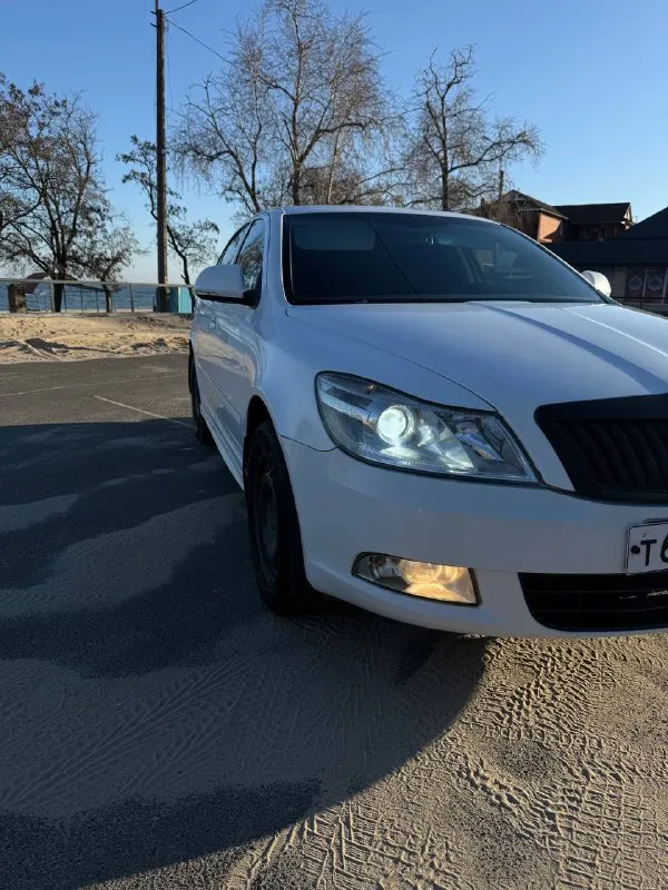 Продаётся skoda octavia a5 (2011 г. )
Отличный автомобиль в надёжном исполнении — надёжный выбор для повседневных поездок и дальних путешествий!
Основные характеристики:
* Год выпуска: 2011
* Двигатель: 1,8 л турбо
* Коробка передач: dsg‑7 (без проблем)
Комплектация:
* Полный мультируль
* Двухзонный климат‑контроль
* Датчик света
* Датчик дождя
* Круиз‑контроль
* Подогрев передних сидений
* Подогрев задних сидений
* Парктроники
Колёса и резина:
* Зима: штампованные диски 16′′
* Лето: диски 17′′ от audi
* 2 Комплекта резины
Цена 720.000 руб
+79493152797
📲 Tg: @partizan_l
📞 Звоните: +7(949)3152797 - фотография - 2