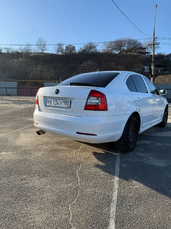 Продаётся skoda octavia a5 (2011 г. )
Отличный автомобиль в надёжном исполнении — надёжный выбор для повседневных поездок и дальних путешествий!
Основные характеристики:
* Год выпуска: 2011
* Двигатель: 1,8 л турбо
* Коробка передач: dsg‑7 (без проблем)
Комплектация:
* Полный мультируль
* Двухзонный климат‑контроль
* Датчик света
* Датчик дождя
* Круиз‑контроль
* Подогрев передних сидений
* Подогрев задних сидений
* Парктроники
Колёса и резина:
* Зима: штампованные диски 16′′
* Лето: диски 17′′ от audi
* 2 Комплекта резины
Цена 720.000 руб
+79493152797
📲 Tg: @partizan_l
📞 Звоните: +7(949)3152797 - фотография - 5