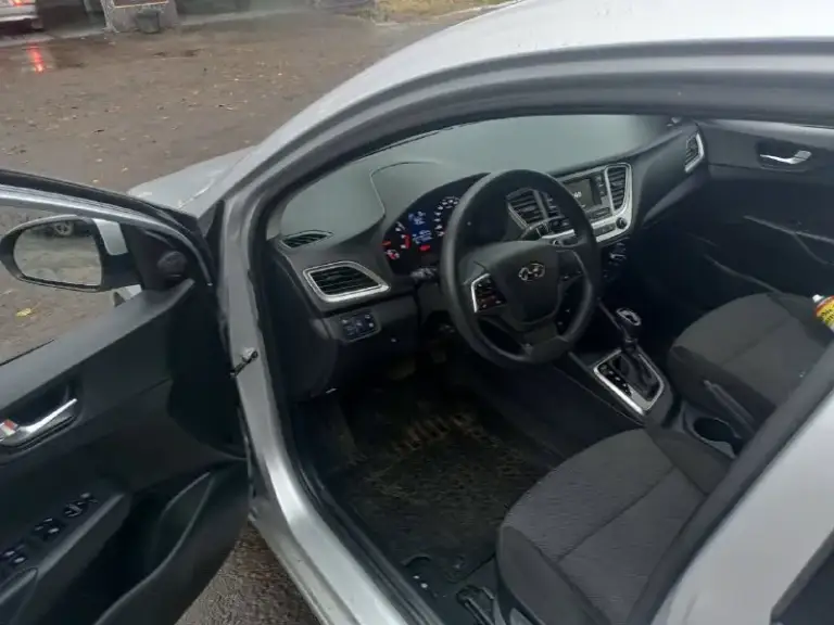 Hyundai solaris 1.6 2021. Пробег 97000.
Ничего делать не нужно. Полностью обслужена.
Езжу на ней сейчас.
Акпп. Катализатор отшит, прошита.
. Не такси.
Без дтп, стекла + окрас родное все, мотор шепчет, ходовая очень мягкая и приятная.
Цена 1530000 ( небольшой торг )
+79493678419 - фотография - 5