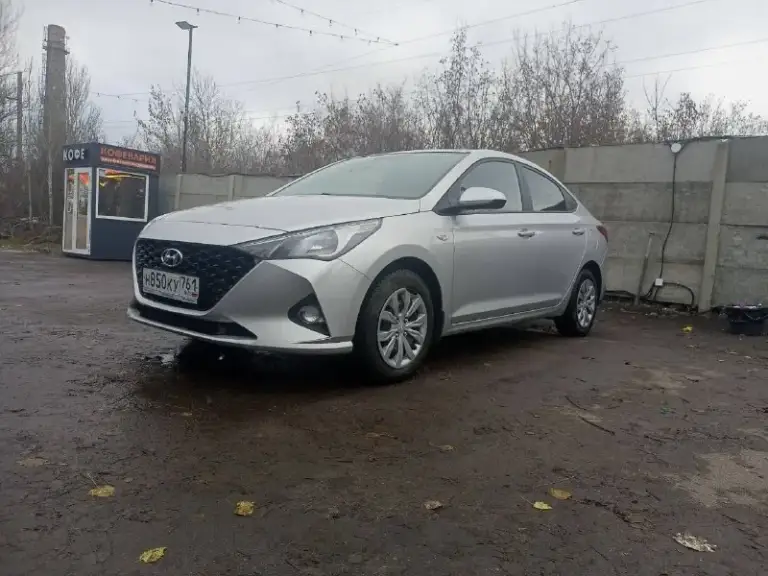 Hyundai solaris 1.6 2021. Пробег 97000.
Ничего делать не нужно. Полностью обслужена.
Езжу на ней сейчас.
Акпп. Катализатор отшит, прошита.
. Не такси.
Без дтп, стекла + окрас родное все, мотор шепчет, ходовая очень мягкая и приятная.
Цена 1530000 ( небольшой торг )
+79493678419 - фотография - 6