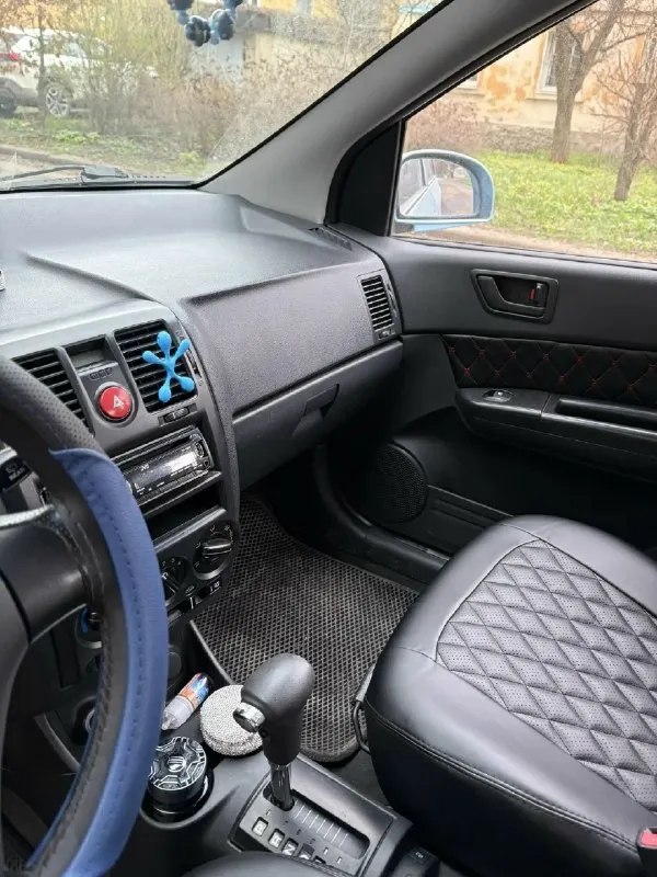 Hyundai гетц 2008 года, пробег 159тыс. 1.4 автомат. Месяц назад полностью заменили все ремни, замена масел, новый бензонасос. Новые оригинальные чехлы. Кузов без ржавчины, сколов. Салон ухоженный. Сигнализация центурион с обратной связью, подогрев передних сидений, парктроники, электро регулировка зеркал и. Т. Д. Машина без вложений я собственник. Осмотр донецк цена 610т. Р. Не большой торг. +79493940701
📞 Звоните: +7(949)3940701 - фотография - 6