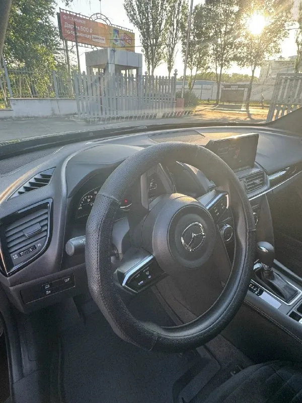 Продам новый автомобиль кроссовер mazda cx4 купленный в москве у официального дилера 👌надежный атмосферный бензиновый двигатель 2,0(158л. С. ), экономный расход топлива ✅автоматическая коробка передач ✅2023 год выпуска, куплена в салоне в 2024 году ✅оригинальный пробег 5462 км ✅пройдено первое то в ростове у официального дилера, сервисная книжка, авто на гарантии ✅ полный комплект ключей, и документов ✅антиблокировочная система ✅антипробуксовочная система ✅система контроля слепых зон ✅электро-регулировка и обогрев зеркал ✅складывание зеркал ✅электростеклоподьемники передние и задние ✅датчик проникновения в салон, в багажник ✅камера заднего вида ✅сигнализация с автозапуском ✅охранная система scher-khan x2 ✅элемент тмт ✅запуск двигателя с кнопки ✅система доступа без ключа ✅мультимедийный центр mazda, модул
📞 Звоните: +7(949)3911521 - фотография - 7
