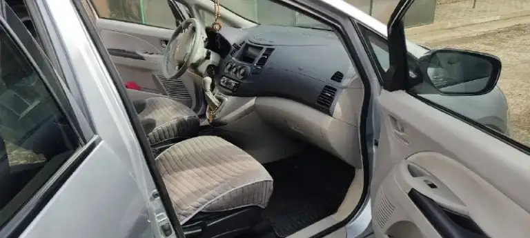 Ваня,
Продам личный автомобиль mitsubishi grandis 2005 года (7 комфортных мест с огромным багажником), владею более 5 лет.
Двигатель 2,4 л. 165 л. С, пробег 232 тыс родного пробега.
Состояние автомобиля для своего возраста отличное, ржавчины нет вообще.
По ходовой все отлично. По двигателю и коробке нареканий нет. В общем ничего делать не нужно. За машиной следил.
Хорошая комплектация. Резина лето новая, также имеется зимняя практически новая.
По птс один хозяин.
Более подробно по телефону расскажу.
Цена 870 тыс.
Тел. +7 949-512-01-60
📲 Tg: @ivan_svt
📞 Звоните: +7(949)5120160 - фотография - 9