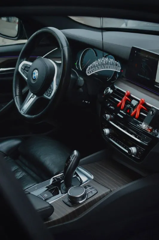 Срочная продажа
Bmw 5 g30 530d xdrive
Переодета в м5ф90
Комплектация м sport pro:
M тормоза
М подвеска
Сидения с вентиляцией
Задние сидения с подогревом
Черный потолок
Кожа наппа
Память сидений
Парктроники
Камера заднего вида
Ассистент парковки
3 Ключа один из них смарт, в комплекте 18 оригинальные диски на хорошей зимней резине. По автомобилю были два дтп одно по морде, одно по задней части, оба дтп без изменения геометрии кузова, подушки целые, есть вторичный окрас (передние крылья и капот так как она переодета, и заднее левое крыло частично и край крышки багажника)
Рассмотрю варианты обмена. В машине работает каждая кнопочка и функция.
Цена:3.500.000
Телефон : +79496177917 - фотография - 9