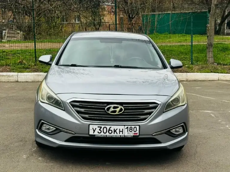 Продам личный автомобиль hyundai sonata 2.4 2017 года акпп, я хозяин владею уже 4 года, автомобиль в отличном состоянии без ржавчин сколов гнили и вмятин, без дтп залогов штрафов арестов нет, коробка работает отлично без пинков стуков и прочего, мотор работает ровно посторонних звуков нету, не дымит не троит масло не жрет, задирав нету, масла менял полтора месяца назад. Ходовая полностью обслужена, очень мягкая под низом стоит зашита полностью, пред максимальная комплектация. Два ключа сервисная книга. Резина зима практически новая откатала два месяца. Комплект летних колёс. Также отдам новые оригинальные стекла на фары. Нету времени поменять. Пробег оригинальный 144 миль, (230) км. Пробег трассовой. В основном ездил на отдых на ней, авто надежный на дорогах чувствует себя уверено и бодро. В стороны не тянет, запаска не разу не доставалась. Цена 1 200.000 руб реальному покупателю торг, перекупов просьба не беспокоить, +7 9496993249 олег. Г донецк
📞 Звоните: +7(949)6993249 - фотография - 1