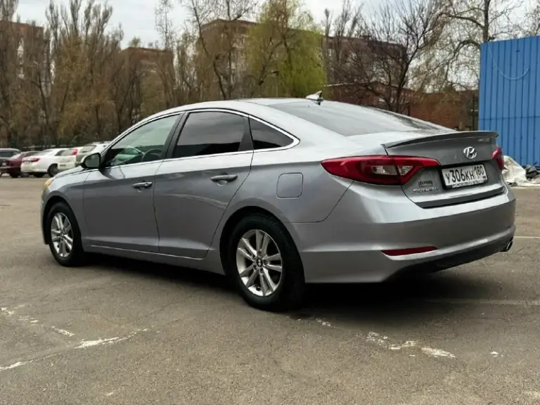 Продам личный автомобиль hyundai sonata 2.4 2017 года акпп, я хозяин владею уже 4 года, автомобиль в отличном состоянии без ржавчин сколов гнили и вмятин, без дтп залогов штрафов арестов нет, коробка работает отлично без пинков стуков и прочего, мотор работает ровно посторонних звуков нету, не дымит не троит масло не жрет, задирав нету, масла менял полтора месяца назад. Ходовая полностью обслужена, очень мягкая под низом стоит зашита полностью, пред максимальная комплектация. Два ключа сервисная книга. Резина зима практически новая откатала два месяца. Комплект летних колёс. Также отдам новые оригинальные стекла на фары. Нету времени поменять. Пробег оригинальный 144 миль, (230) км. Пробег трассовой. В основном ездил на отдых на ней, авто надежный на дорогах чувствует себя уверено и бодро. В стороны не тянет, запаска не разу не доставалась. Цена 1 200.000 руб реальному покупателю торг, перекупов просьба не беспокоить, +7 9496993249 олег. Г донецк
📞 Звоните: +7(949)6993249 - фотография - 4