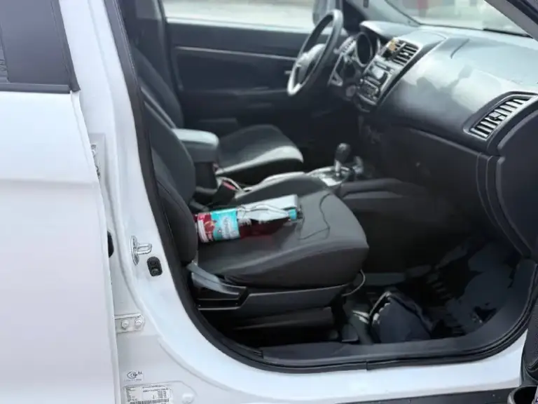 Mitsubishi асх 2014 г 1.8 акпп рестайлинг, в красивом белом перлломутровом цвете, родной окрас, птс оригинал 2 хозяина. Акпп и двс без нареканий.

Любое оформление. Диагностическая карта есть
980.000Руб донецк. Цена актуальна до конца месяца
+79498943089 - фотография - 5