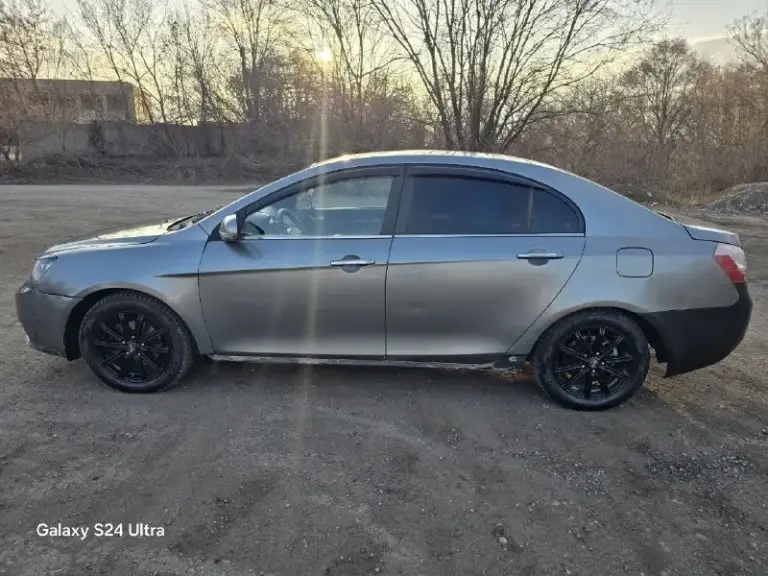 🚗 Geely emgrand 2012 — надежный и экономичный автомобиль продаю geely emgrand 2012 года выпуска. Цвет: серебристо-серый основные характеристики: год выпуска: 2012 двигатель: 1.8 новый есть коробка газ/бензин коробка: механика привод: передний пробег: 199000 состояние: машина в хорошем состоянии двигатель и коробка работают без нареканий ходовая обслужена салон чистый, не прокуренный дополнительно: кондиционер электростеклоподъемники музыка есть но нужно выводить провода центральный замок 💰 цена: 400.000 📍 осмотр: енакиево 📞 телефон: +79490404701 телеграмм +79494854748 торг у капота
📞 Звоните: +7(949)0404701 - фотография - 1