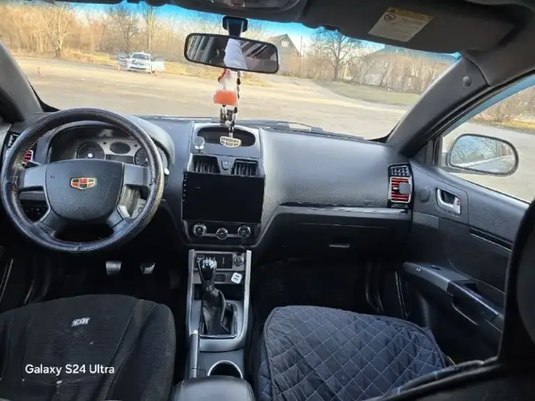 🚗 Geely emgrand 2012 — надежный и экономичный автомобиль продаю geely emgrand 2012 года выпуска. Цвет: серебристо-серый основные характеристики: год выпуска: 2012 двигатель: 1.8 новый есть коробка газ/бензин коробка: механика привод: передний пробег: 199000 состояние: машина в хорошем состоянии двигатель и коробка работают без нареканий ходовая обслужена салон чистый, не прокуренный дополнительно: кондиционер электростеклоподъемники музыка есть но нужно выводить провода центральный замок 💰 цена: 400.000 📍 осмотр: енакиево 📞 телефон: +79490404701 телеграмм +79494854748 торг у капота
📞 Звоните: +7(949)0404701 - фотография - 5