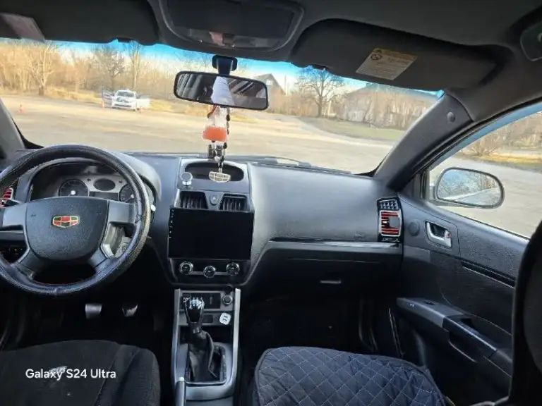 🚗 Geely emgrand 2012 — надежный и экономичный автомобиль продаю geely emgrand 2012 года выпуска. Цвет: серебристо-серый основные характеристики: год выпуска: 2012 двигатель: 1.8 новый есть коробка газ/бензин коробка: механика привод: передний пробег: 199000 состояние: машина в хорошем состоянии двигатель и коробка работают без нареканий ходовая обслужена салон чистый, не прокуренный дополнительно: кондиционер электростеклоподъемники музыка есть но нужно выводить провода центральный замок 💰 цена: 400.000 📍 осмотр: енакиево 📞 телефон: +79490404701 телеграмм +79494854748 торг у капота
📞 Звоните: +7(949)0404701 - фотография - 6