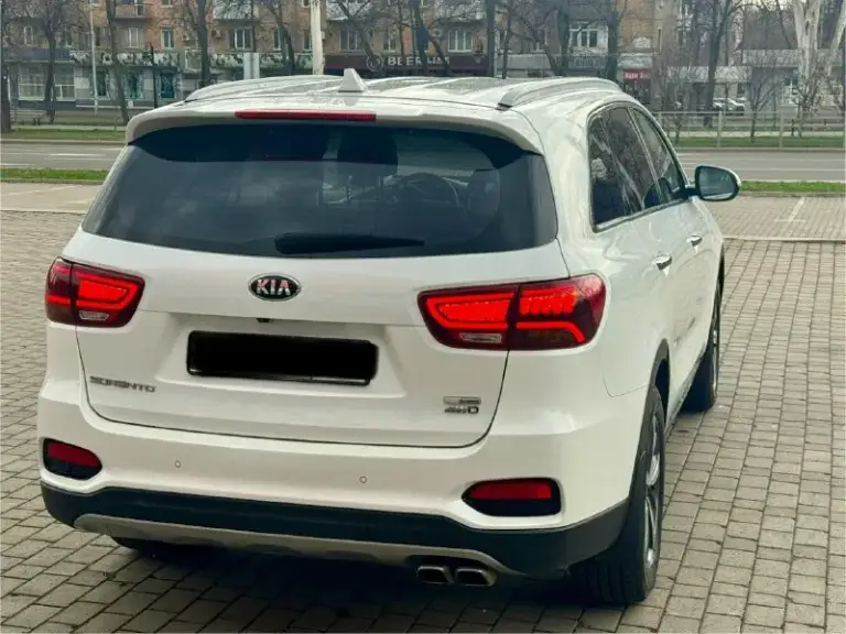 Kia sorento prime 2018 год awd ( полный привод ) двигатель 2.0 коробка автомат пробег 145 тыс. Км автомобиль в отличном состоянии, весь обслужен от а до я, кузов без дтп весь в заводском окрасе ! Максимальная комплектация, бесключевой доступ (start-stop) кожаный салон, роздельный климат -контрол, круиз -контроль, датчики света и дождя, подогрев, и вентиляция передних сидений, подогрев задних сидений, подогрев руля, подогрев зеркал, и стекл, парктроники, камера заднего вида, и много чего другого ! С документами полный порядок любой вид оформления. Г. Донецк цена 2.450 тыс. ₽ звоните остальное по +794945210885
📞 Звоните: +7(949)4521088 - фотография - 3