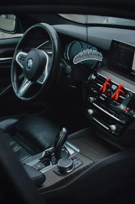Срочная продажа bmw 5 g30 530d xdrive переодета в м5ф90 комплектация м sport pro: m тормоза м подвеска сидения с вентиляцией задние сидения с подогревом черный потолок кожа наппа память сидений парктроники камера заднего вида ассистент парковки 3 ключа один из них смарт, в комплекте 18 оригинальные диски на хорошей зимней резине. По автомобилю были два дтп одно по морде, одно по задней части, оба дтп без изменения геометрии кузова, подушки целые, есть вторичный окрас (передние крылья и капот так как она переодета, и заднее левое крыло частично и край крышки багажника) рассмотрю варианты обмена. В машине работает каждая кнопочка и функция. Цена:3.500.000 телефон : +79496177917
📞 Звоните: +7(949)6177917 - фотография - 8