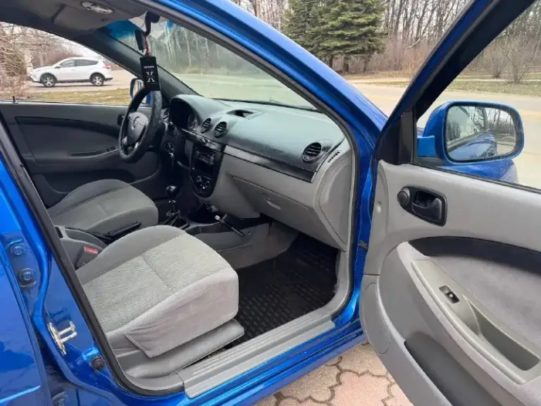 Продам авто
🚘Chevrolet lacetti🚘
Год выпуска 2010 мотор 1,6
В идеальном состоянии❗️
Машина без дтп❗️
В родном окрасе, без гнили и ржавчины❗️
🔹Автотека зеленая ❗️
🔹Птс оригинал, 2 владельца ❗️
🔹Документы в полном порядке!
🔹Установлен газ-пропан❗️
🔹Резина 2 комплекта (зима на штамповках r15 лето на литых дисках r15)
*Abs
*Кондиционер
* Гидроусилитель руля
•Электростеклоподьемники
•Электропривод зеркал
•Подушки безопасности
•Сигнализация -2 ключа
•Аудиосистема 4 колонки магнитофон
Мотор, коробка ходовая в отличном состоянии, не требует никаких вложений!
💰💵Цена 610.тыс руб
☎️+7949-864-30-45
☎️+7949-899-78-42
Осмотр г харцызск - фотография - 9