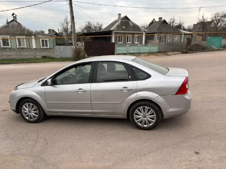 390 Тыс. Руб. Срочно(торг)🔥 ford фокус 2, 2005г. Машина в хорошем состоянии для своих лет. Требуется замена прокладки клапанной крышки цена вопроса 2 тыс. Р. , скину цену. Пробег 170 тыс. Км. Авто не гнилое, есть пару рыжиков на порогах дно, пороги, стаканы, и ланджероны в отличном состояние. Мотор работает хорошо, немного цокотят клапана (не критично это у 1.6 моторов у всех ) ходовая в хорошем состоянии, коробка автомат 4 ступенчатая переключает отлично. Салон чистый и ухоженный. Хорошая комплектация есть все не обходимое для комфортное езды. Кондиционер, гур, эл. Зеркала, элстеклоподьемники, музыка и многое другое. Резина зима. Документы в полном порядке. Юредически чистая. Без штрафов, запретов, и ограничений. Любое переоформление. Осмотр донецк телефон : +79495047872 телеграмм +79495047872
📞 Звоните: +7(949)5047872 - фотография - 1