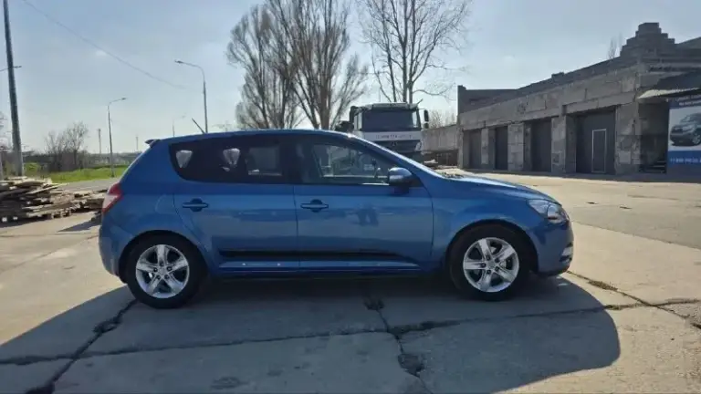 Продам kia cee'd 2010 года.
Двигатель бензиновый 1.6
Автоматическая коробка передач.
Пробег- 240 000 км.
Цена: 790 000 (торг)
Г. Мариуполь
Машина в хорошем состоянии. По технике все отлично, по кузову есть рыжики, из за этого сделаю скидку.
Салон чистый, есть подогревы передних сидений, двухзонный климат контроль, атермальная пленка передней полусферы.
На все вопросы отвечу по телефону или смс.
Тел. +79498046167 - фотография - 4