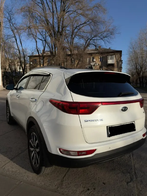 🏎️ Kia sportage 2.4 at 4wd ex
🗓️ Год выпуска: 2018 (vin 2019)
Состояние идеал, покрыт керамикой!
Пробег : 130 тыс. Км ( родной подтвержденный)
Комплектация "exlusive”:
Панорамная крыша
Вентиляция сидений
Музыка harman/kardon
Удержание в полосе
Диски r18, летняя/зимняя резина
Сигнализация starline с автозапуском
Бесключевой доступ
Электропривод сидений
Кожаный салон (как новый)
Парктроники (перед/зад)
Камера заднего вида
Датчики света
Датчики слепых зон
Электропривод багажника с кнопки
Сенсорный дисплей (carplay, android auto)
Складывающиеся внешние зеркала с указателями поворота
Подогрев сидений
Подогрев руля
Климат-контроль 2-х зонный
🥇Авто в идеальном техническом состоянии. Один владелец по эптс, бережная эксплуатация. Стекла все заводские
И коробка без нареканий (любые проверки)
Обслуживал по регламенту. Замена масла каждые 7тыс. Км
Машина обслужена и готова к дальнейшей эксплуатации (дополнительных вложений не требуется, сел и поехал).
2 Ключа
Пройден то
📞 Звоните: +7(959)1843184 - фотография - 6
