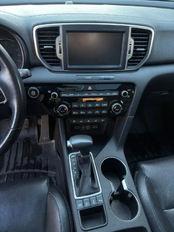 🏎️ Kia sportage 2.4 at 4wd ex
🗓️ Год выпуска: 2018 (vin 2019)
Состояние идеал, покрыт керамикой!
Пробег : 130 тыс. Км ( родной подтвержденный)
Комплектация "exlusive”:
Панорамная крыша
Вентиляция сидений
Музыка harman/kardon
Удержание в полосе
Диски r18, летняя/зимняя резина
Сигнализация starline с автозапуском
Бесключевой доступ
Электропривод сидений
Кожаный салон (как новый)
Парктроники (перед/зад)
Камера заднего вида
Датчики света
Датчики слепых зон
Электропривод багажника с кнопки
Сенсорный дисплей (carplay, android auto)
Складывающиеся внешние зеркала с указателями поворота
Подогрев сидений
Подогрев руля
Климат-контроль 2-х зонный
🥇Авто в идеальном техническом состоянии. Один владелец по эптс, бережная эксплуатация. Стекла все заводские
И коробка без нареканий (любые проверки)
Обслуживал по регламенту. Замена масла каждые 7тыс. Км
Машина обслужена и готова к дальнейшей эксплуатации (дополнительных вложений не требуется, сел и поехал).
2 Ключа
Пройден то
📞 Звоните: +7(959)1843184 - фотография - 9
